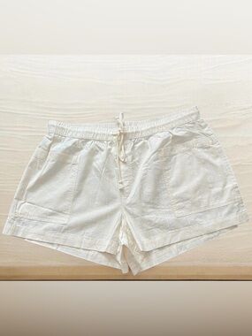 Universal Thread shorts, size xL cream, with drawstring and pockets summer